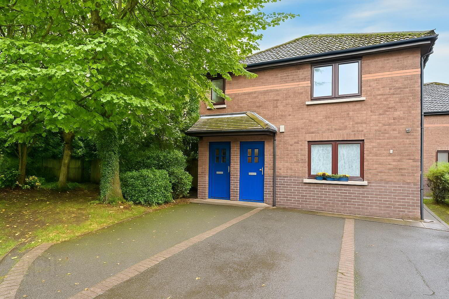24 Ravenhill Reach Mews 1 of 8