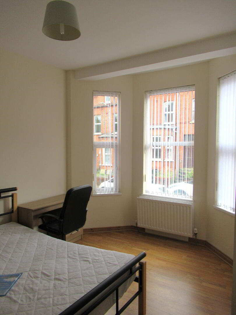 20 Landseer Street 13 of 23