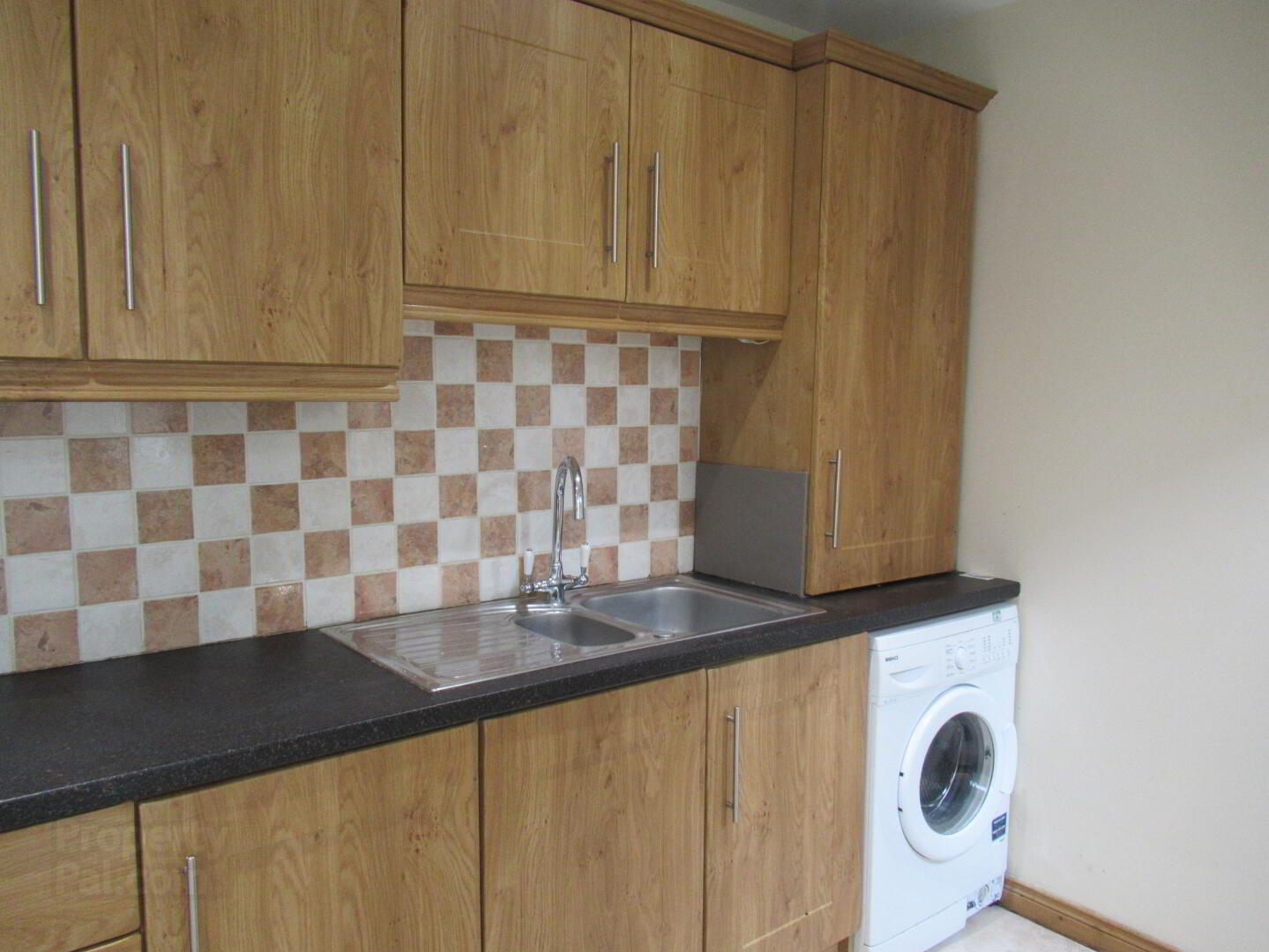 20 Landseer Street 5 of 23