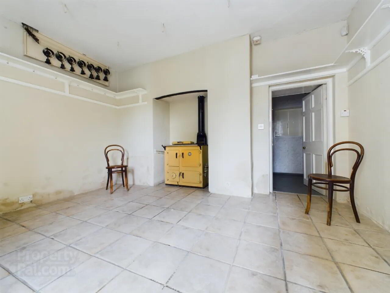 The Villa, Main Street 14 of 58