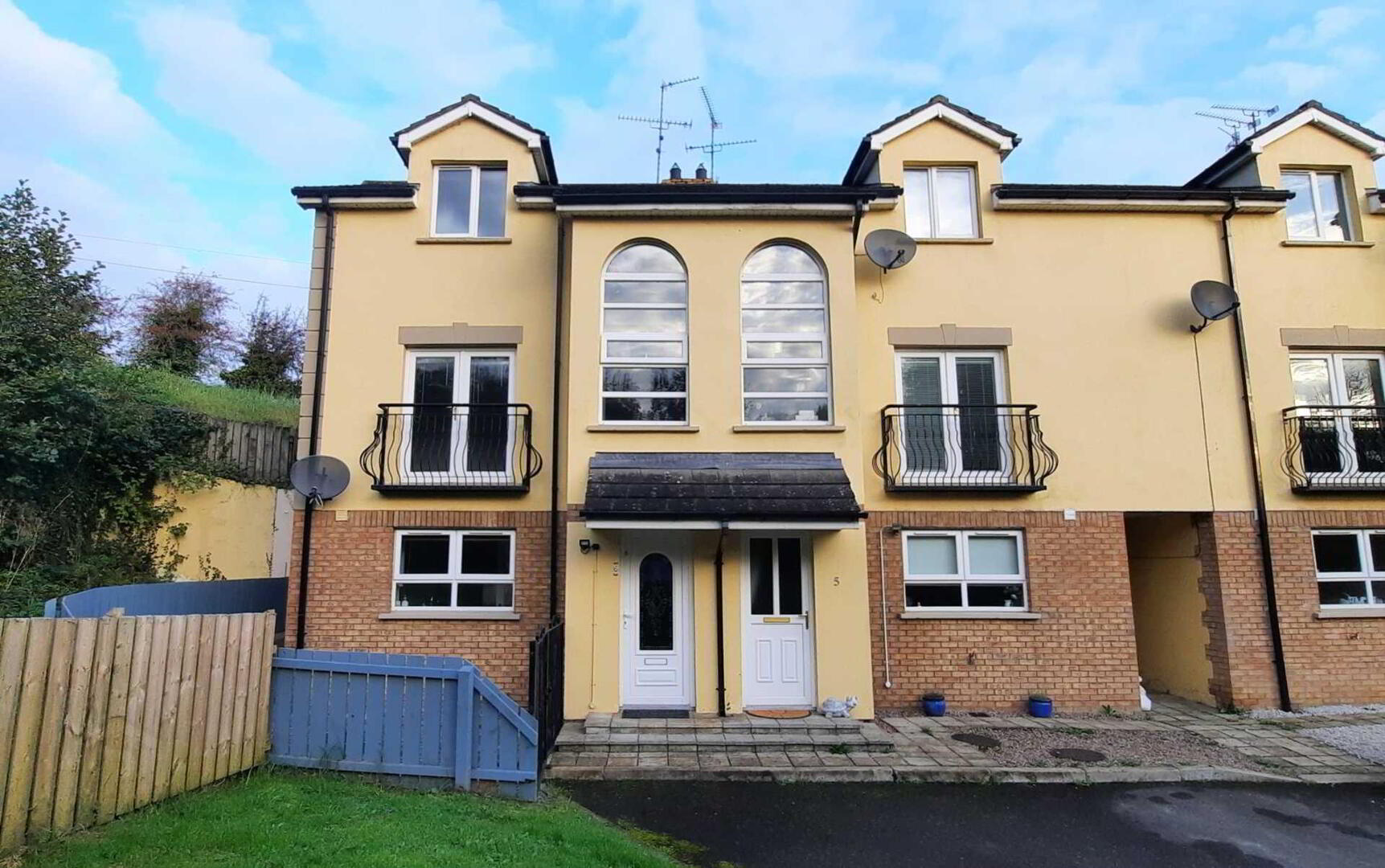 6 Whitebridge Park 1 of 33