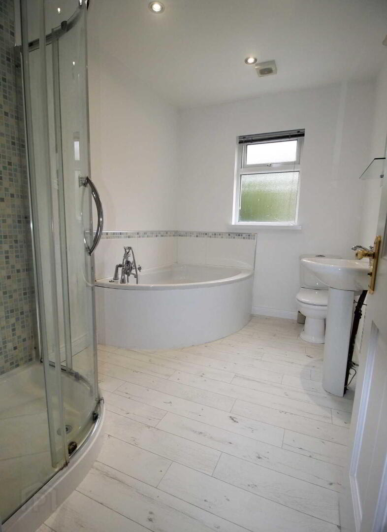 6 Whitebridge Park 13 of 33