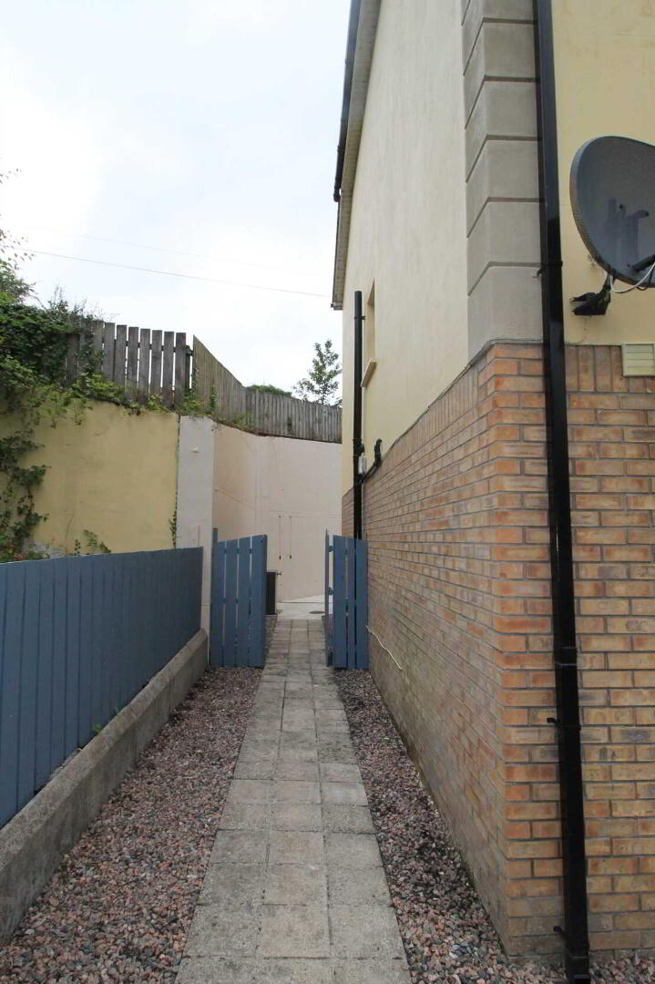 6 Whitebridge Park 27 of 33
