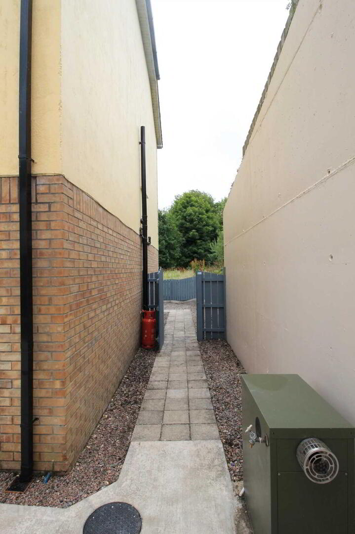 6 Whitebridge Park 28 of 33