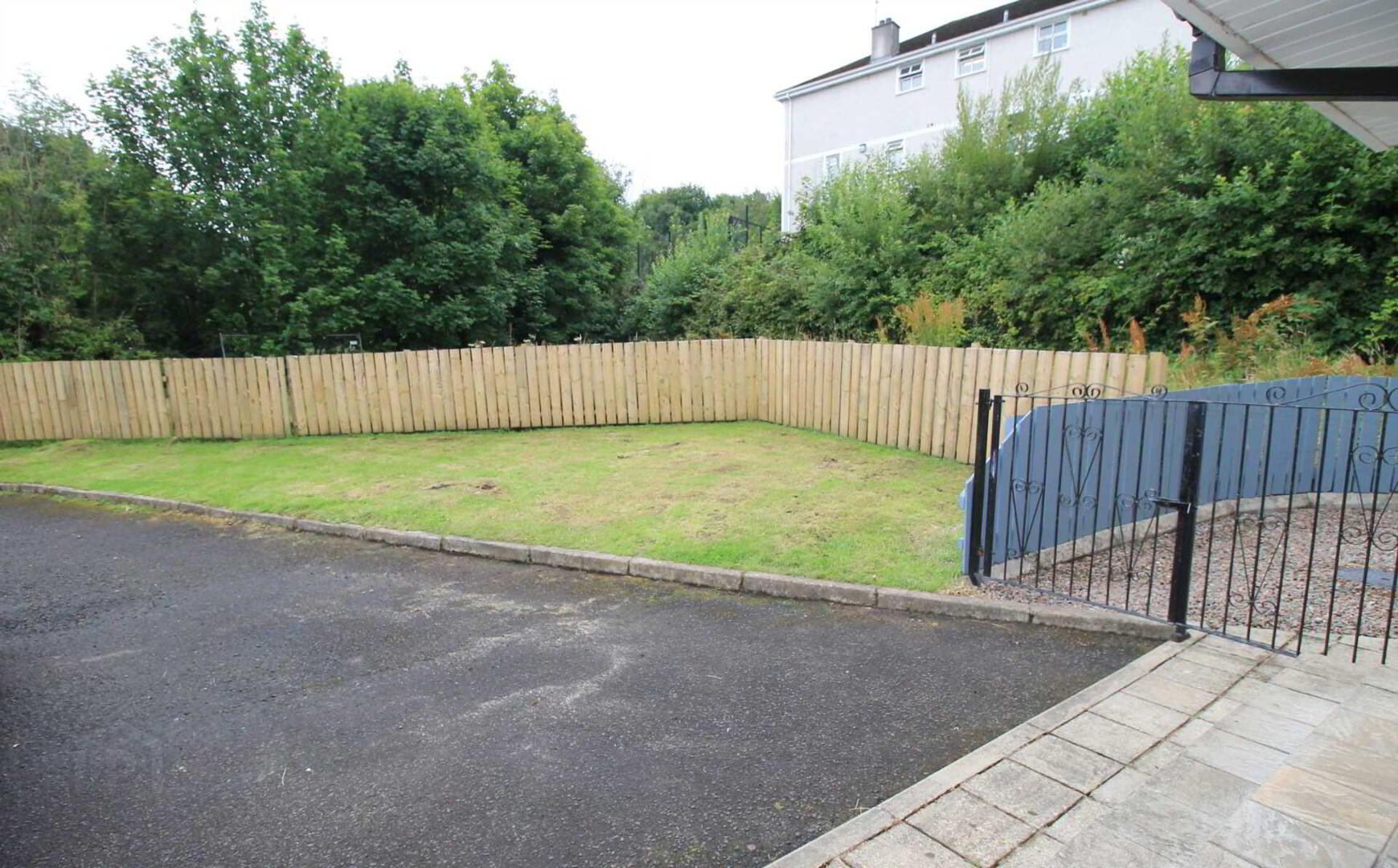 6 Whitebridge Park 33 of 33