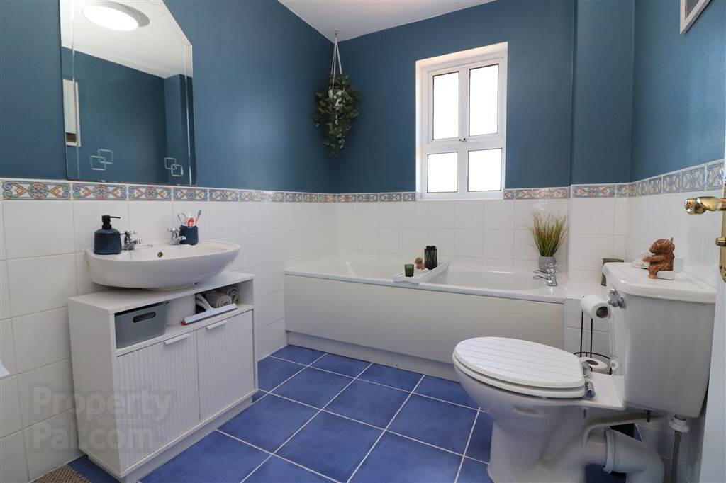 16 Saintfield Mews 8 of 9