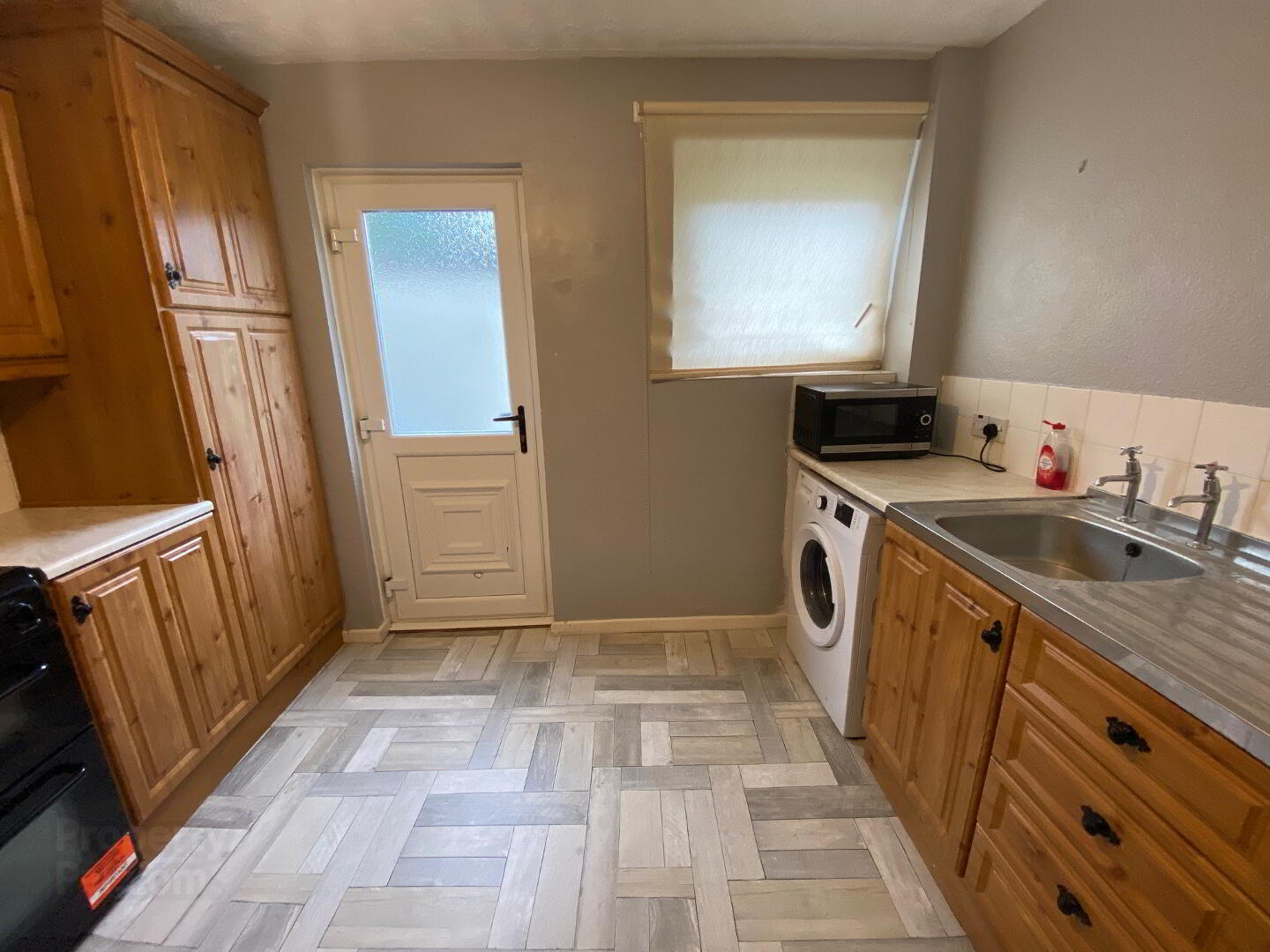 Unit 39, Greenview Avenue 4 of 9