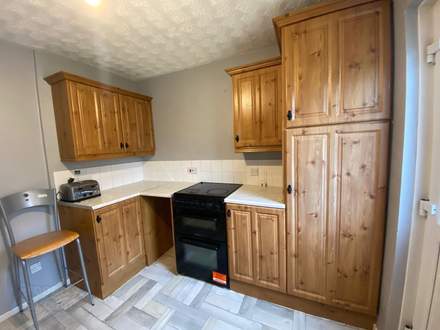 Unit 39, Greenview Avenue 3 of 9
