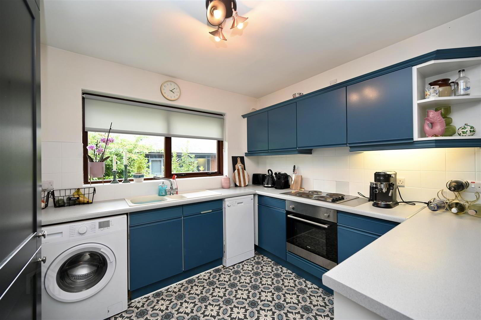 Apt 16, Ashleigh Manor 6 of 12