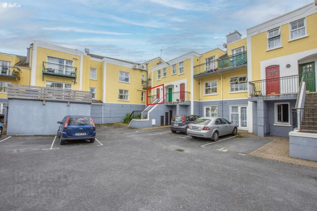 Apartment 13 Harbour View 4 of 19