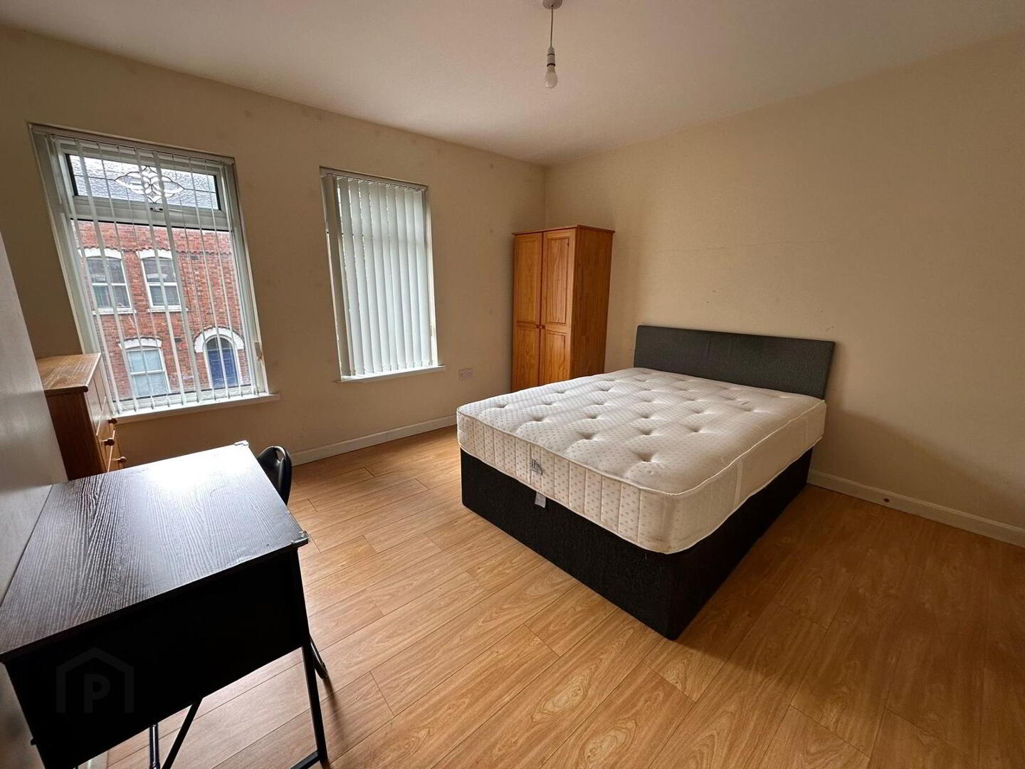 Balfour Avenue, Room 3 7 of 9