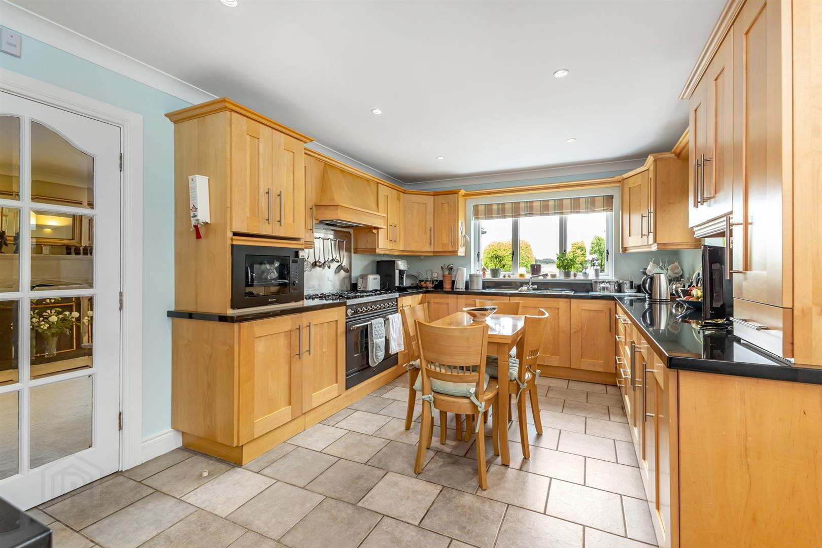 152 Main Road 10 of 28