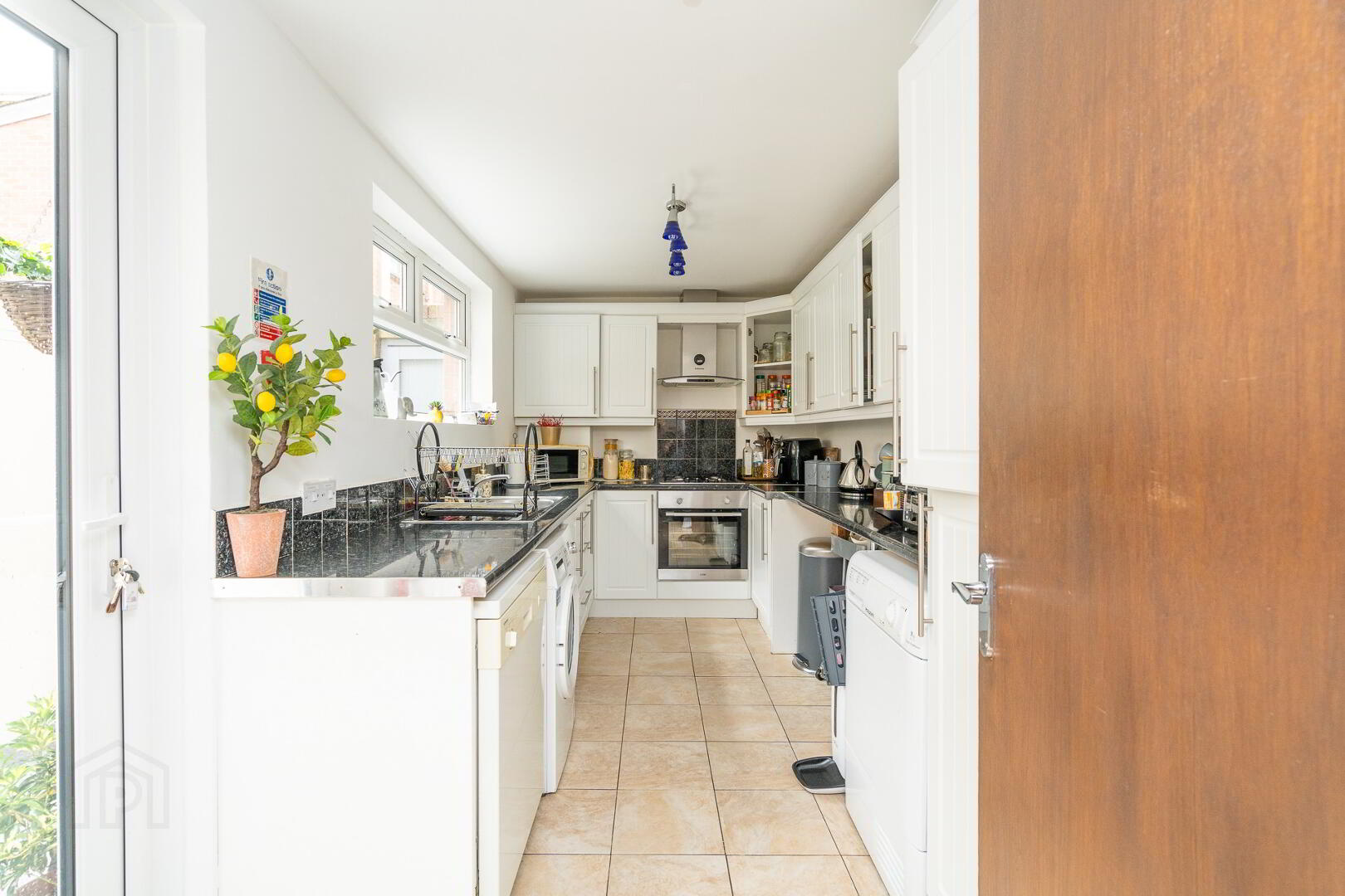 NON-HMO, 35 Farnham Street 5 of 17