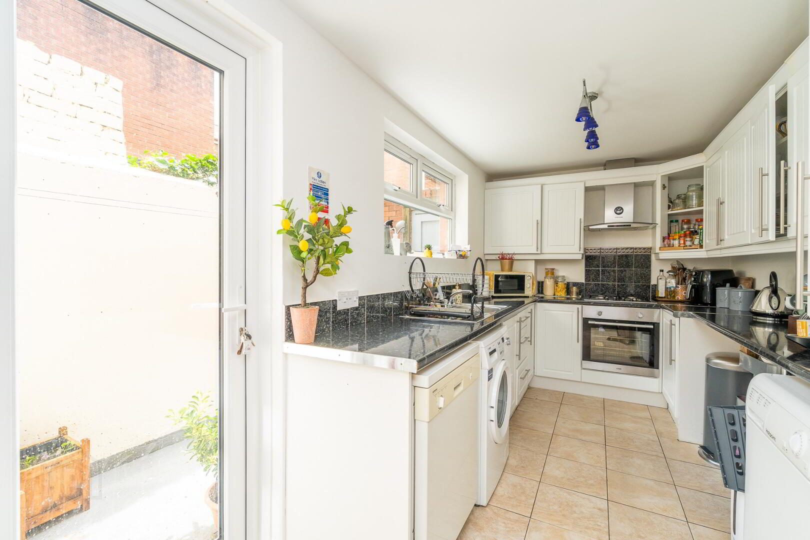 NON-HMO, 35 Farnham Street 6 of 17