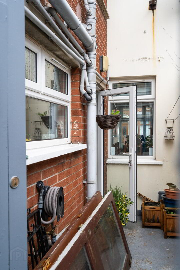 NON-HMO, 35 Farnham Street 15 of 17