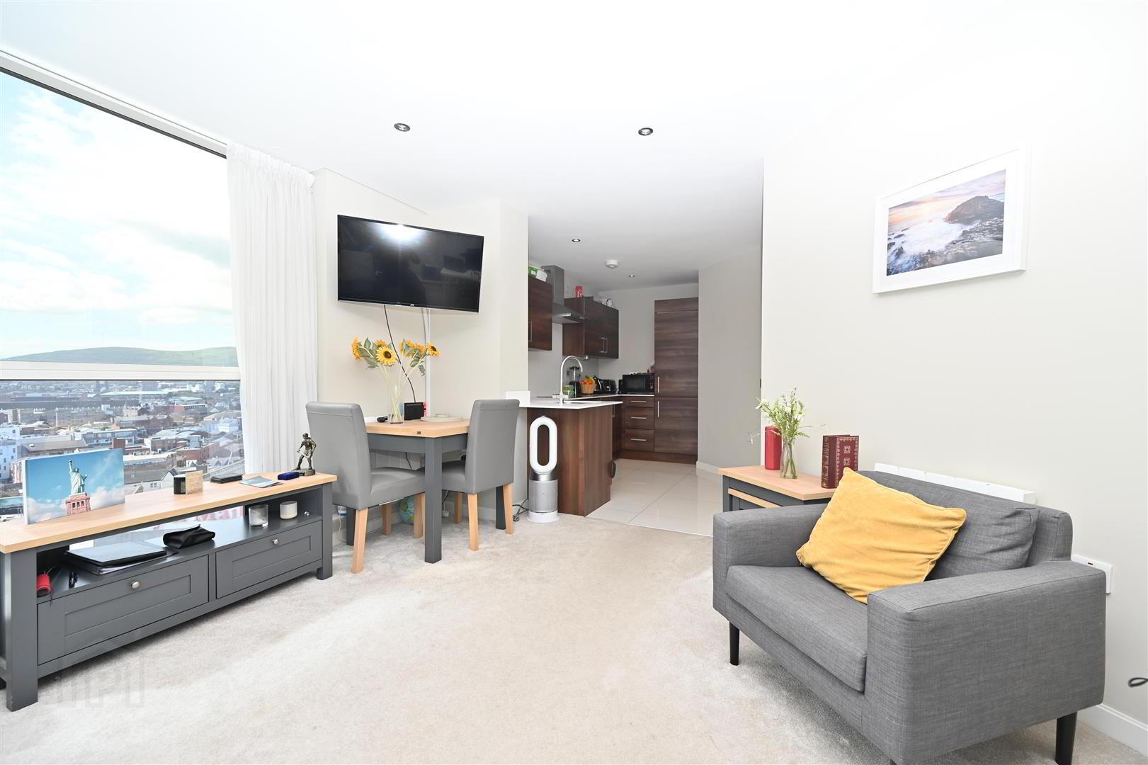 17.5 Obel Tower, 62 Donegall Quay 6 of 11