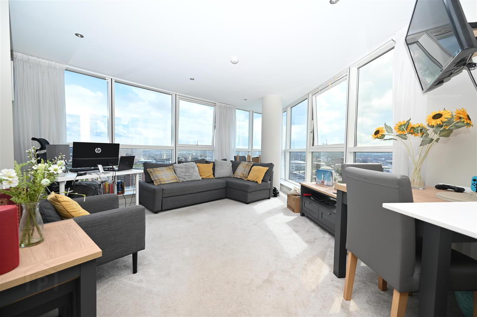 17.5 Obel Tower, 62 Donegall Quay 3 of 11