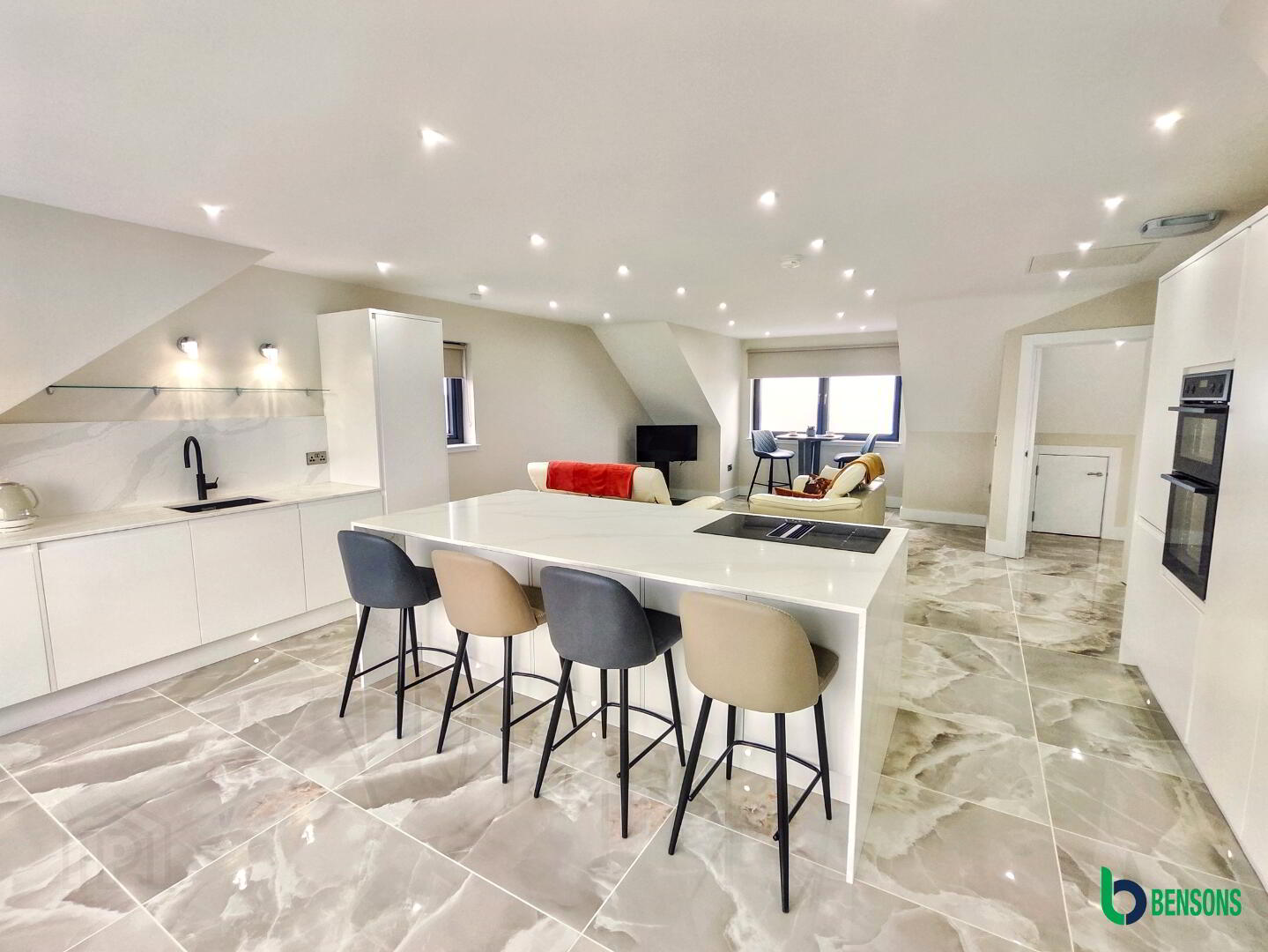 Penthouse 5 of 20