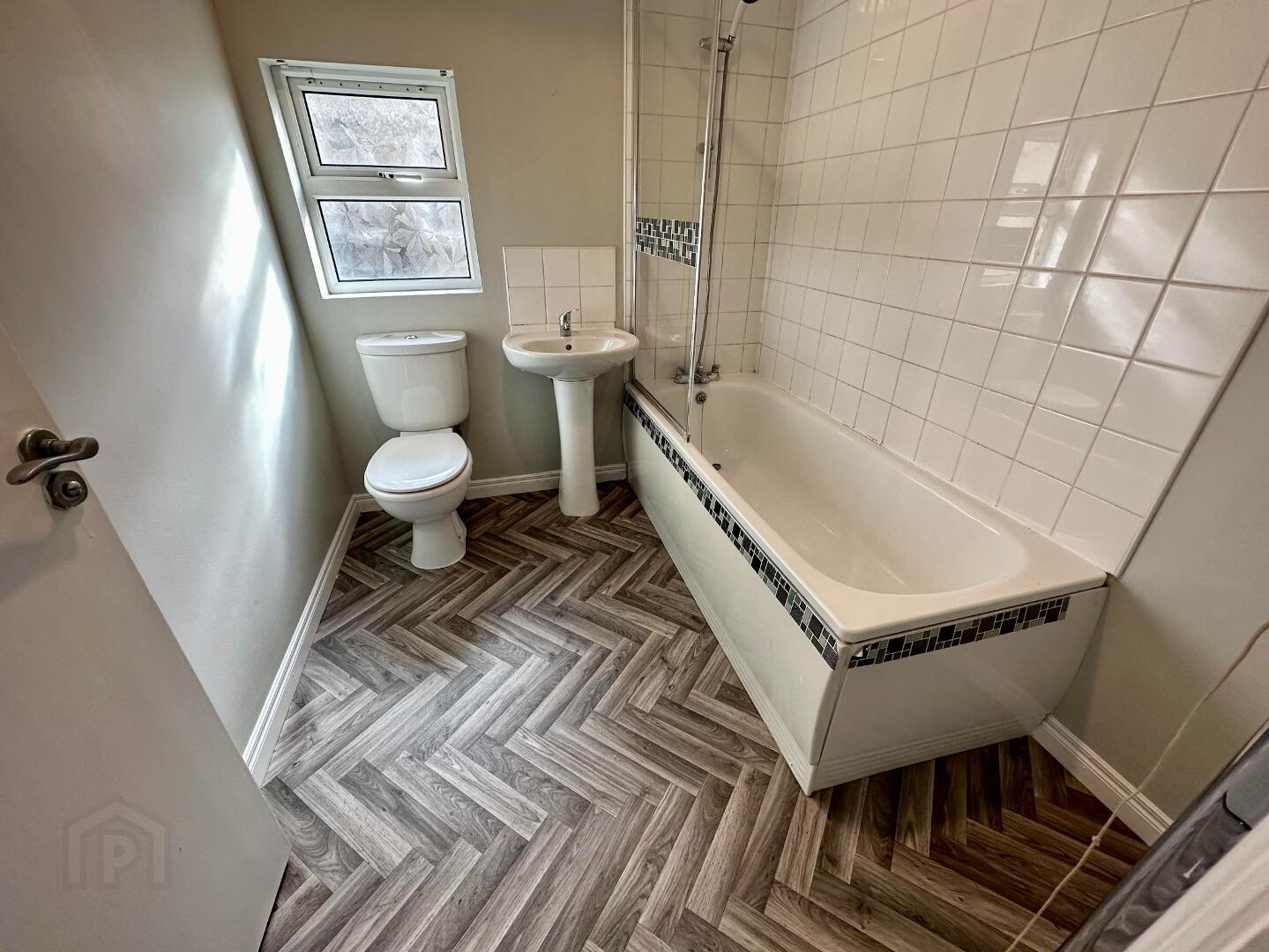 Unit 3, 15 Cliftonville Avenue 7 of 9