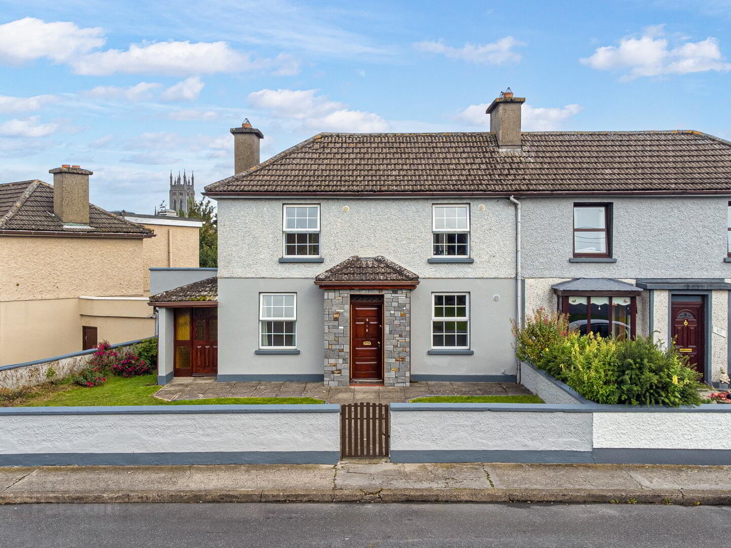 2 Fr Murphy Square