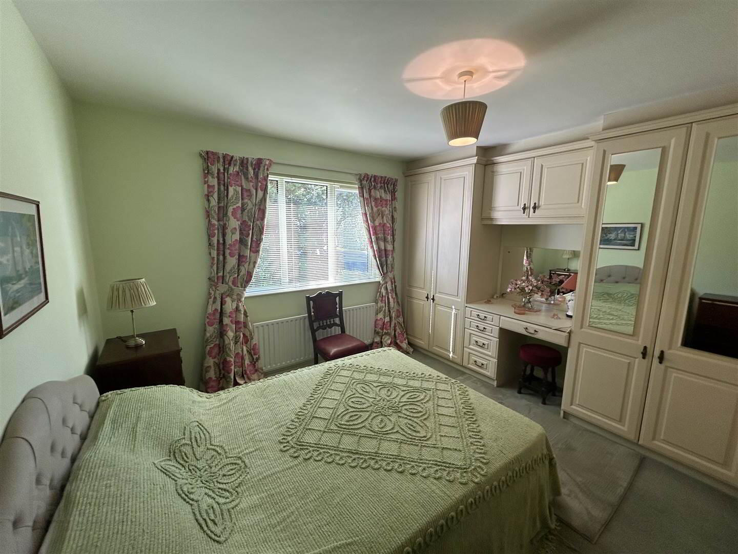 2 Baylands Court 4 of 7