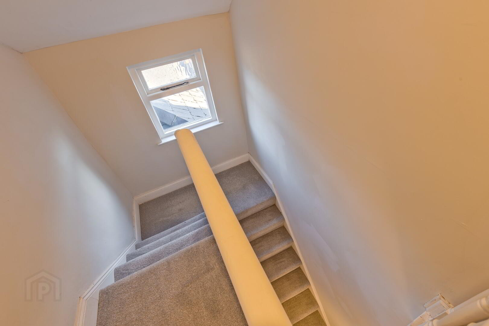243 Ravenhill Avenue 10 of 41