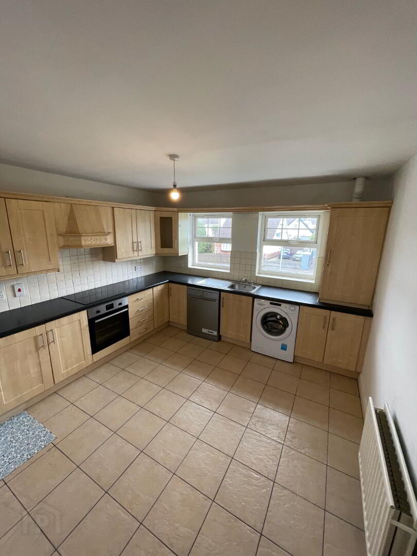 15 Oakfield Mews 2 of 12
