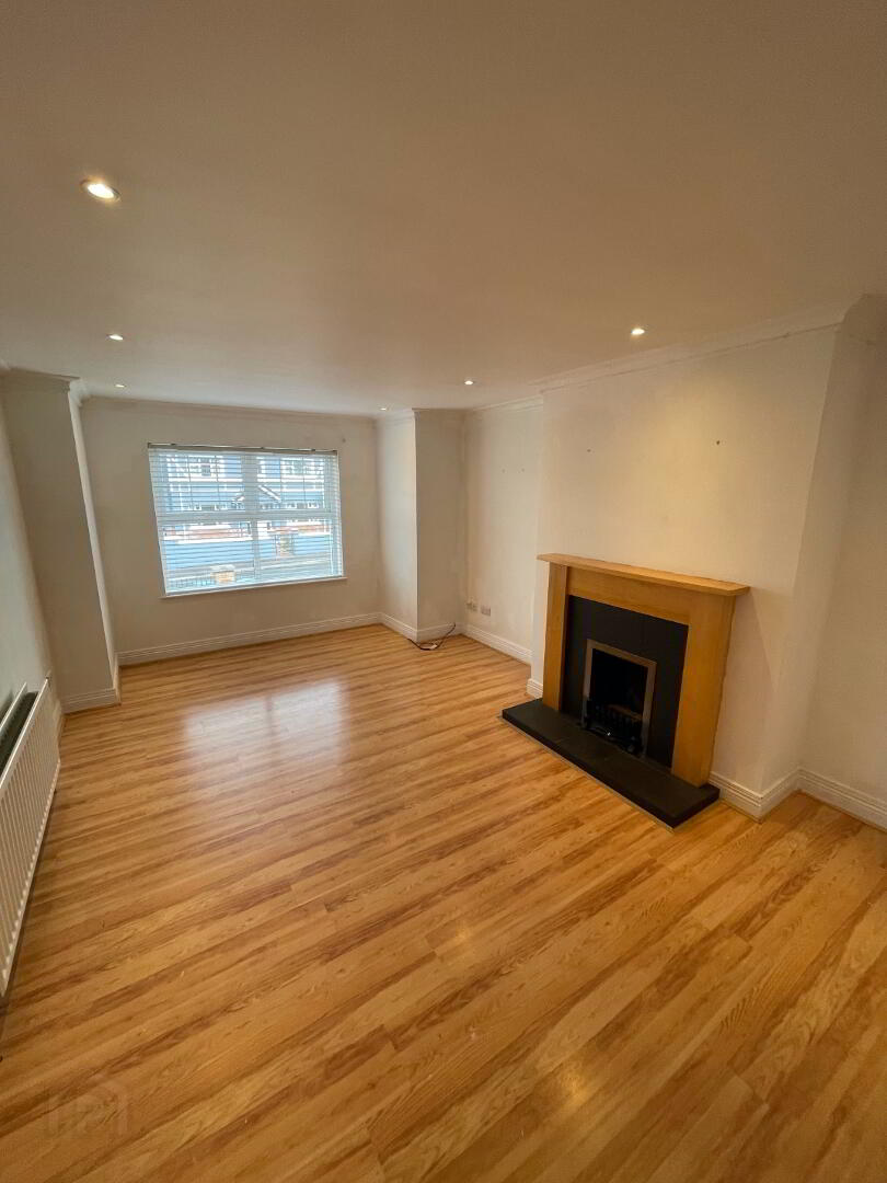 15 Oakfield Mews 12 of 12