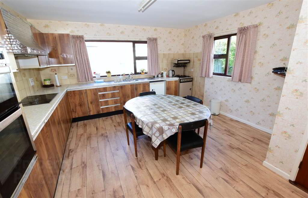 C. 20.5 Bungalow With Acres, 71 Saintfield Road 14 of 48