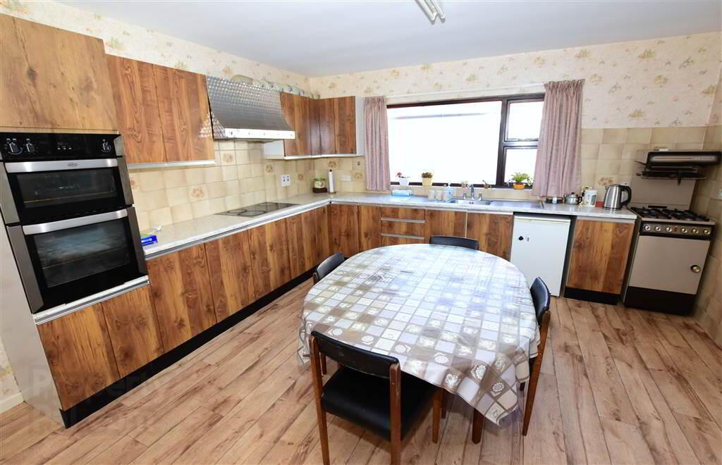 C. 20.5 Bungalow With Acres, 71 Saintfield Road 13 of 48