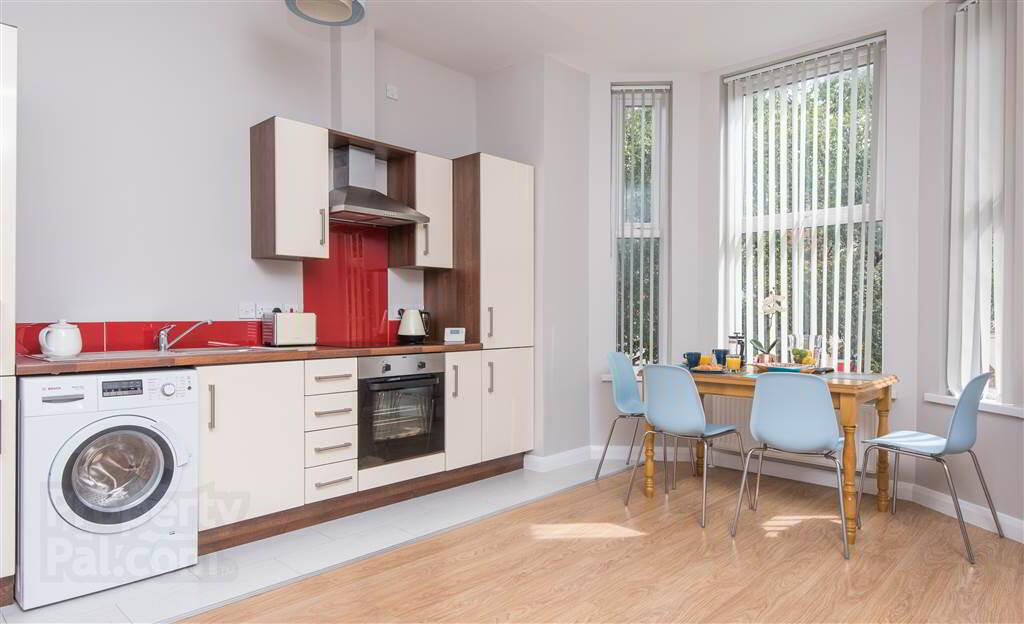 Apartment 4 90 University Street Botanic Avenue - 6 of 9