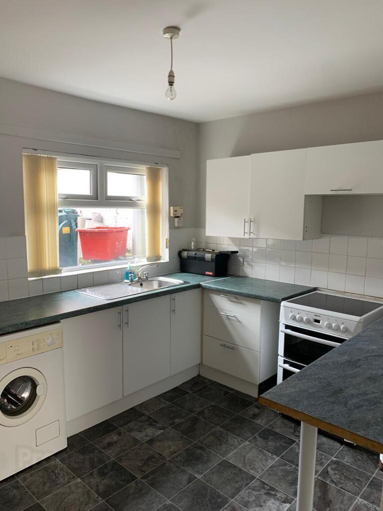 25 Glenvarlock Street 3 of 9