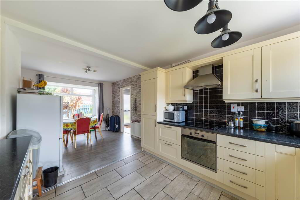 32 Inishowen Drive 8 of 14