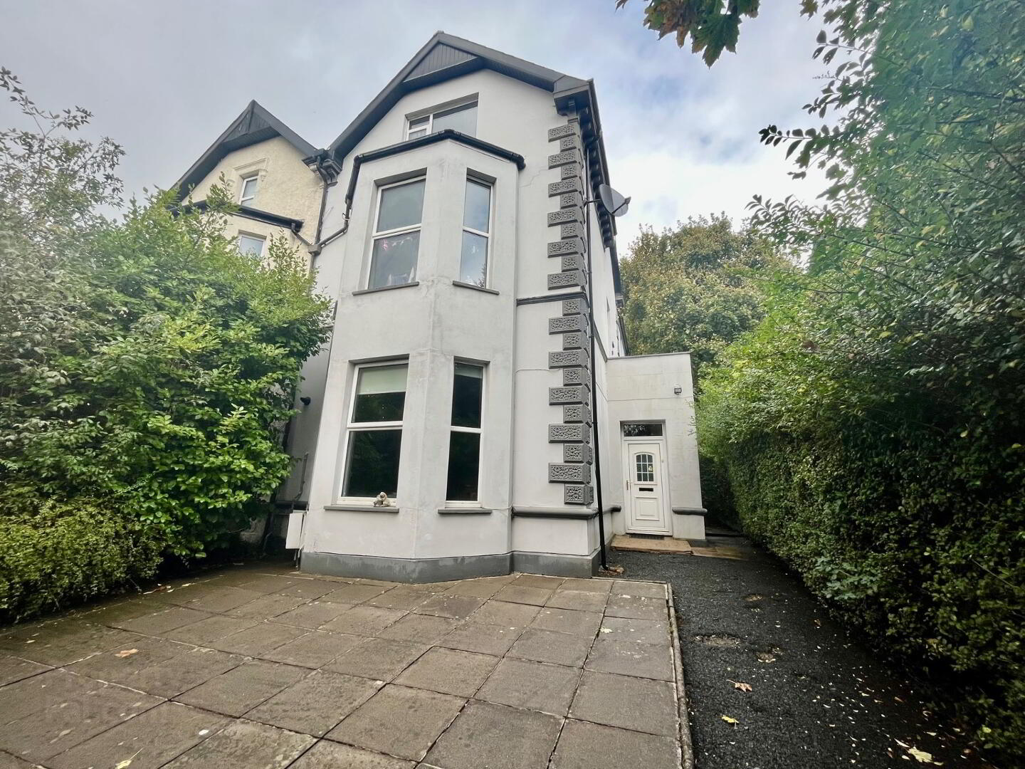 Flat A, 156 Upper Newtownards Road 1 of 10