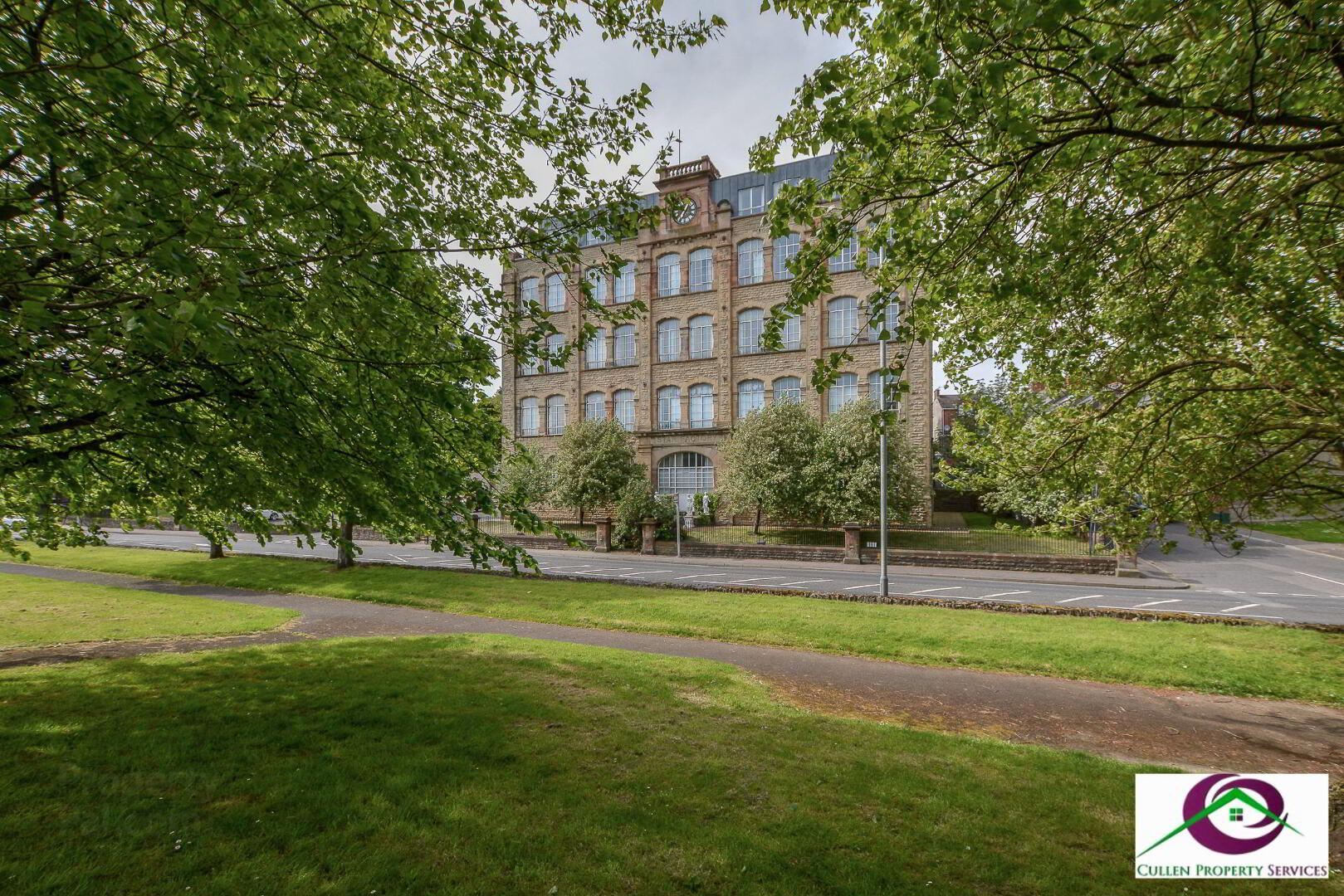 The Four Season Apt, 31 Foyle Road 9 of 33