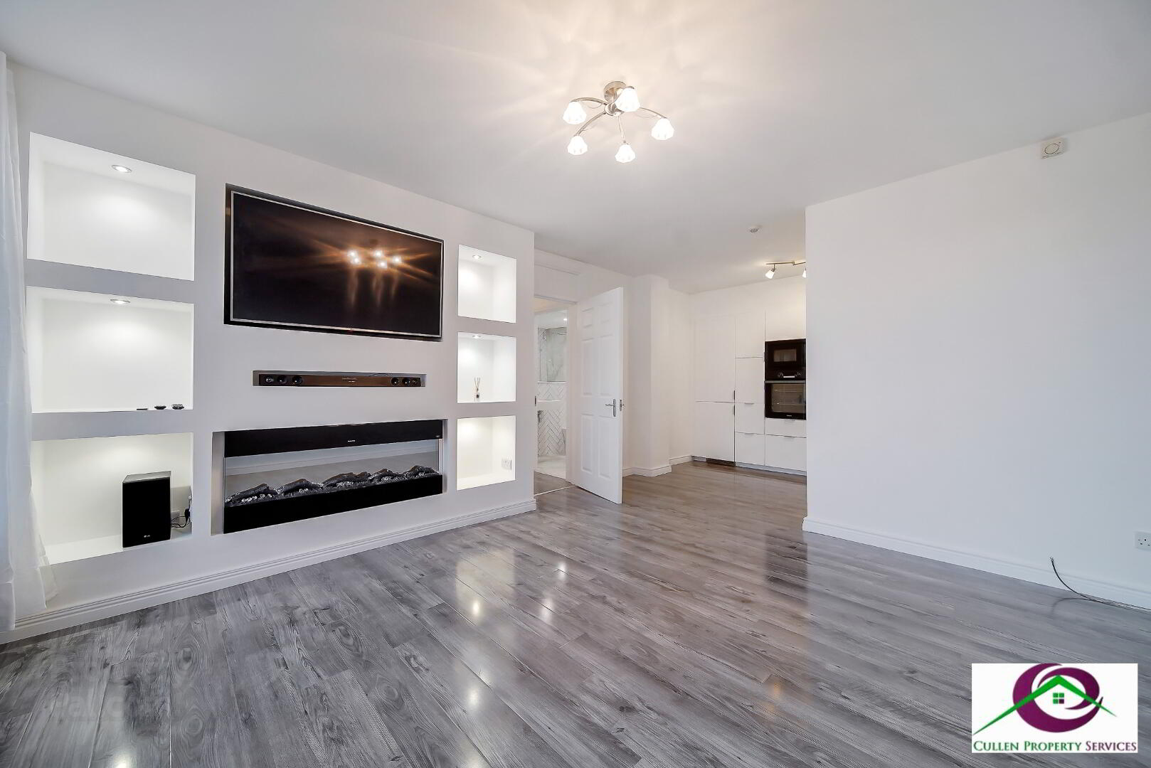 The Four Season Apt, 31 Foyle Road 1 of 33