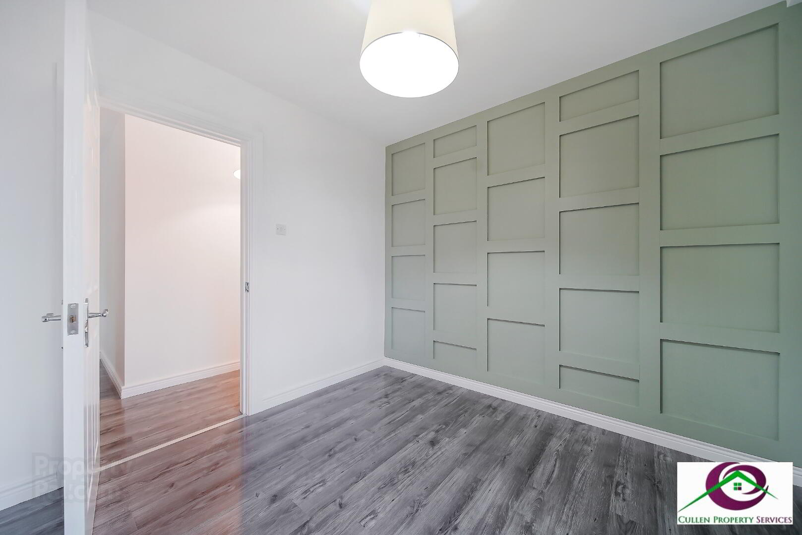 The Four Season Apt, 31 Foyle Road 31 of 33