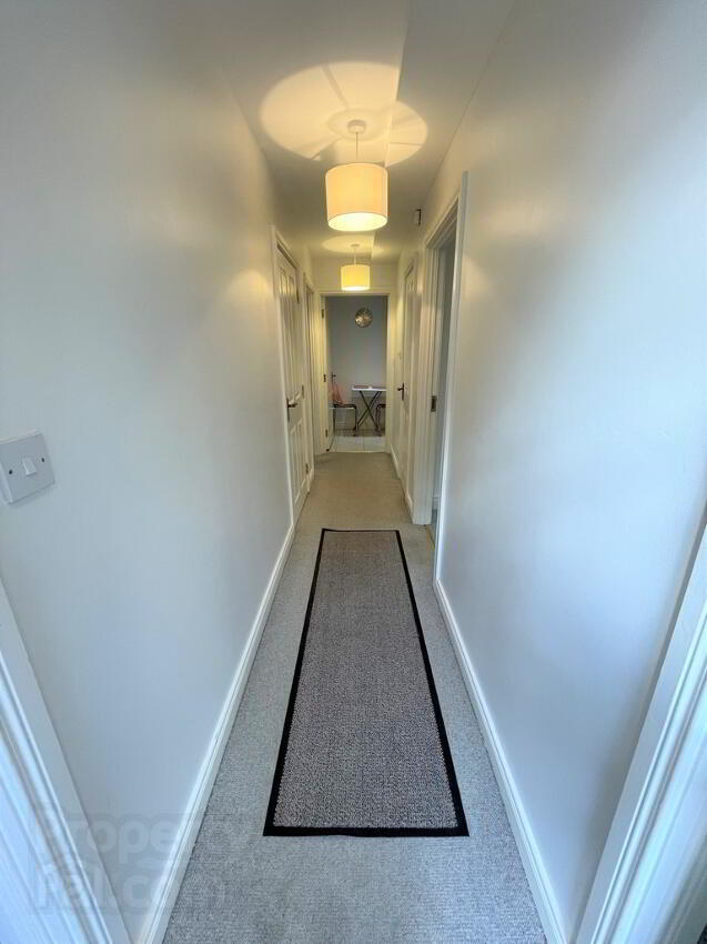 5 Clonallon Square, Belmont Road 3 of 11