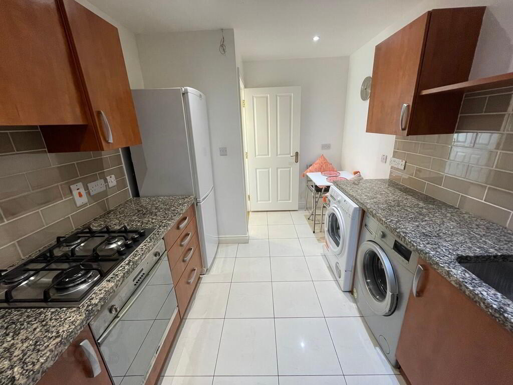 5 Clonallon Square, Belmont Road 7 of 11