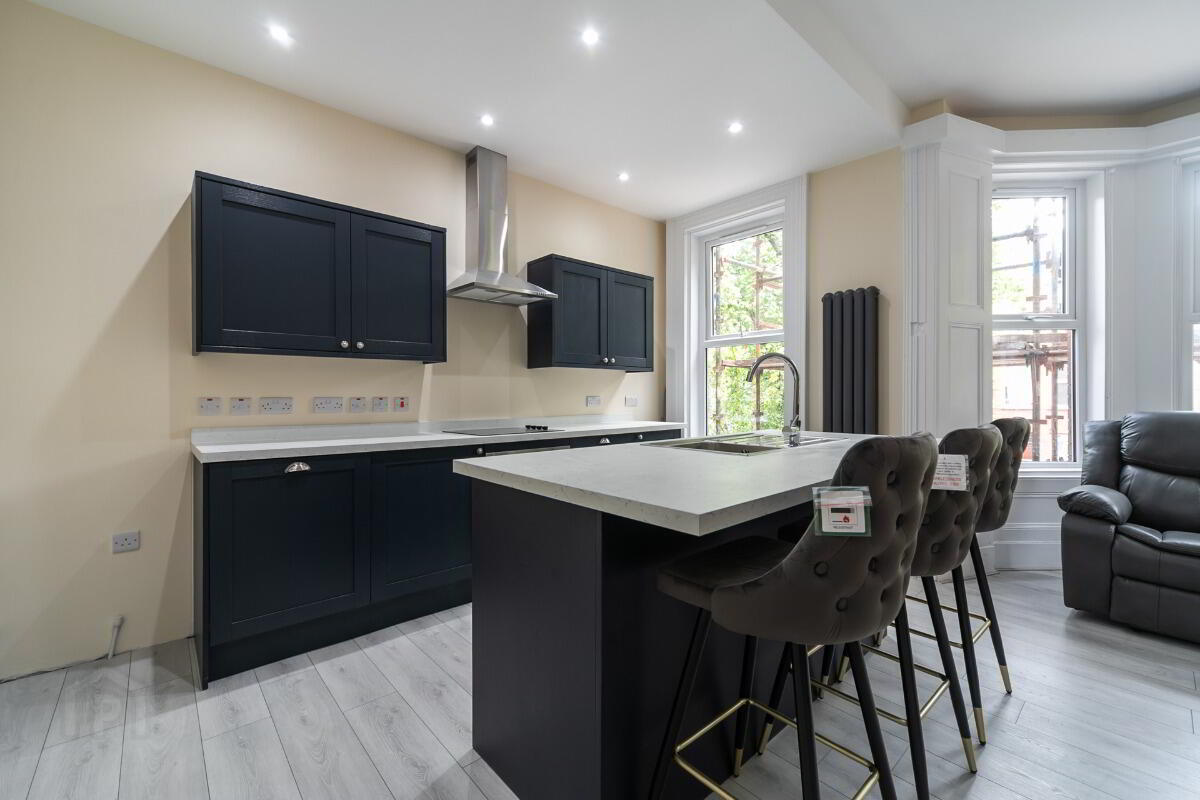 Apt 2, 112 Eglantine Avenue 1 of 15