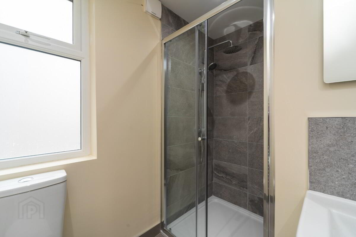 Apt 2, 112 Eglantine Avenue 4 of 15