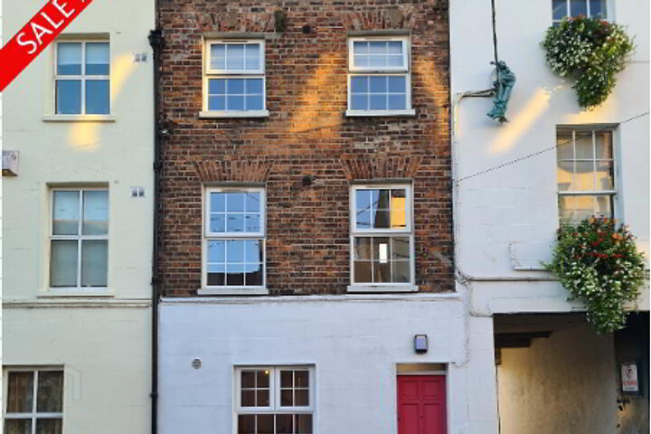Flat 1, 5 Fair Street 1 of 12