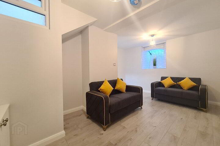 Flat 1, 5 Fair Street 6 of 12