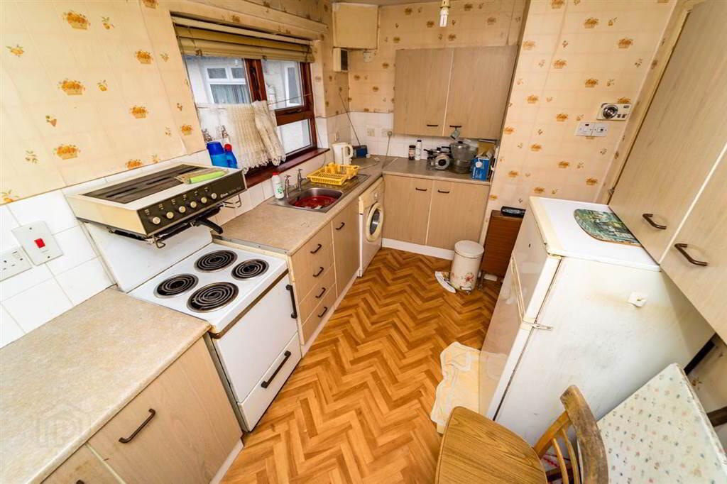 70d Rowan Drive, Dunmurry, Belfast