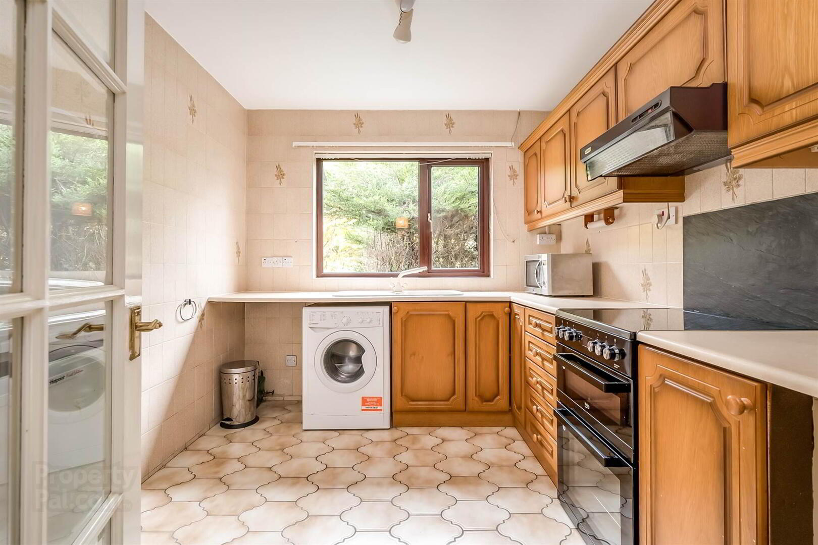 23 Hawthornden Drive 7 of 15