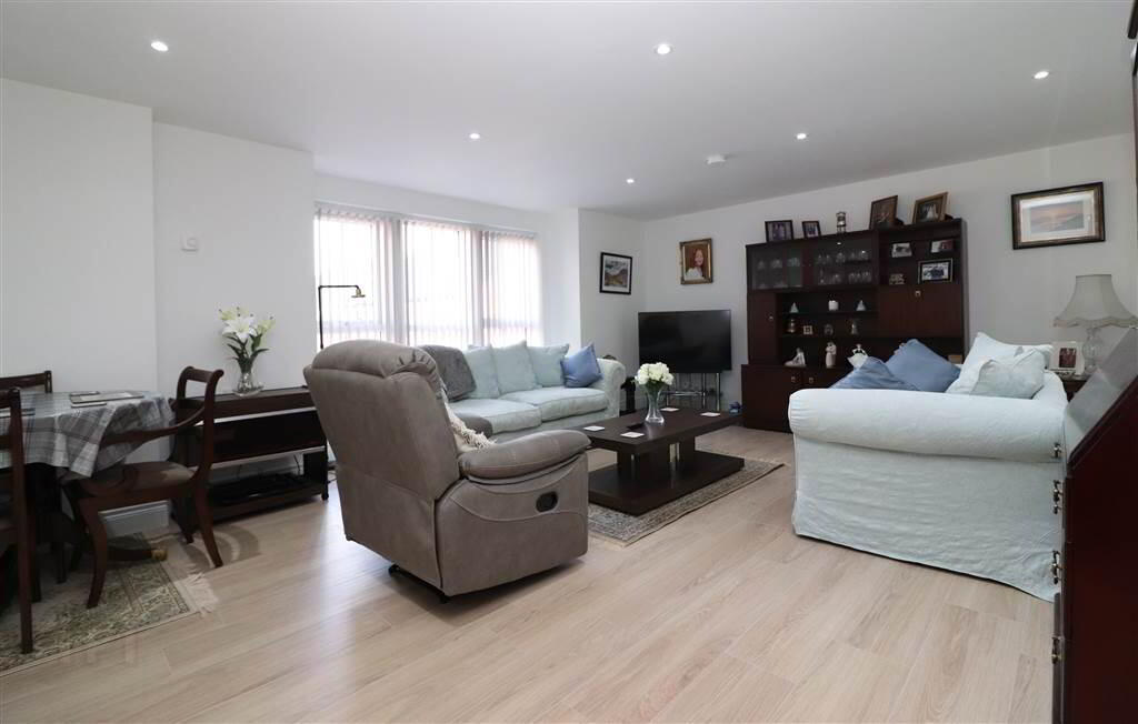 4, 15 Ballantine Square, Lisburn