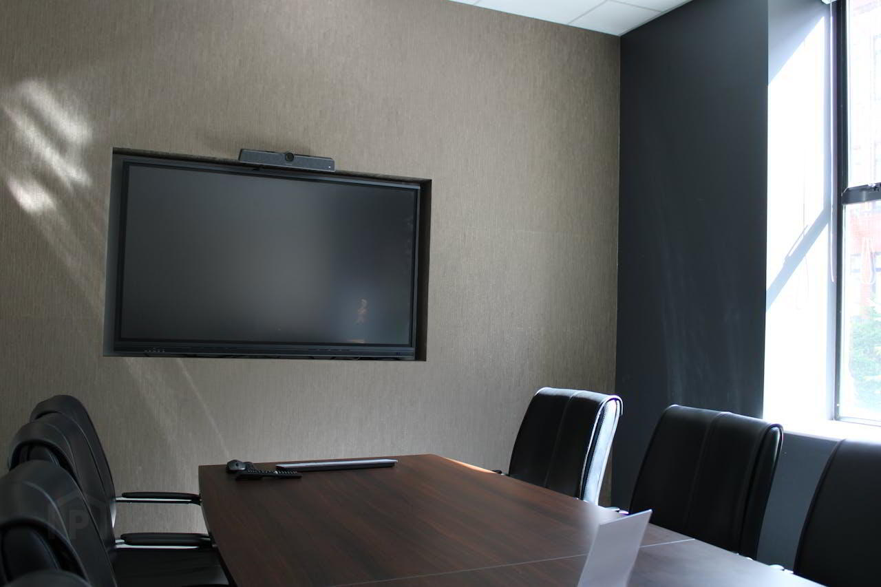 Titanic Suites- Suite 4.06, 55-59 Adelaide Street 10 of 10