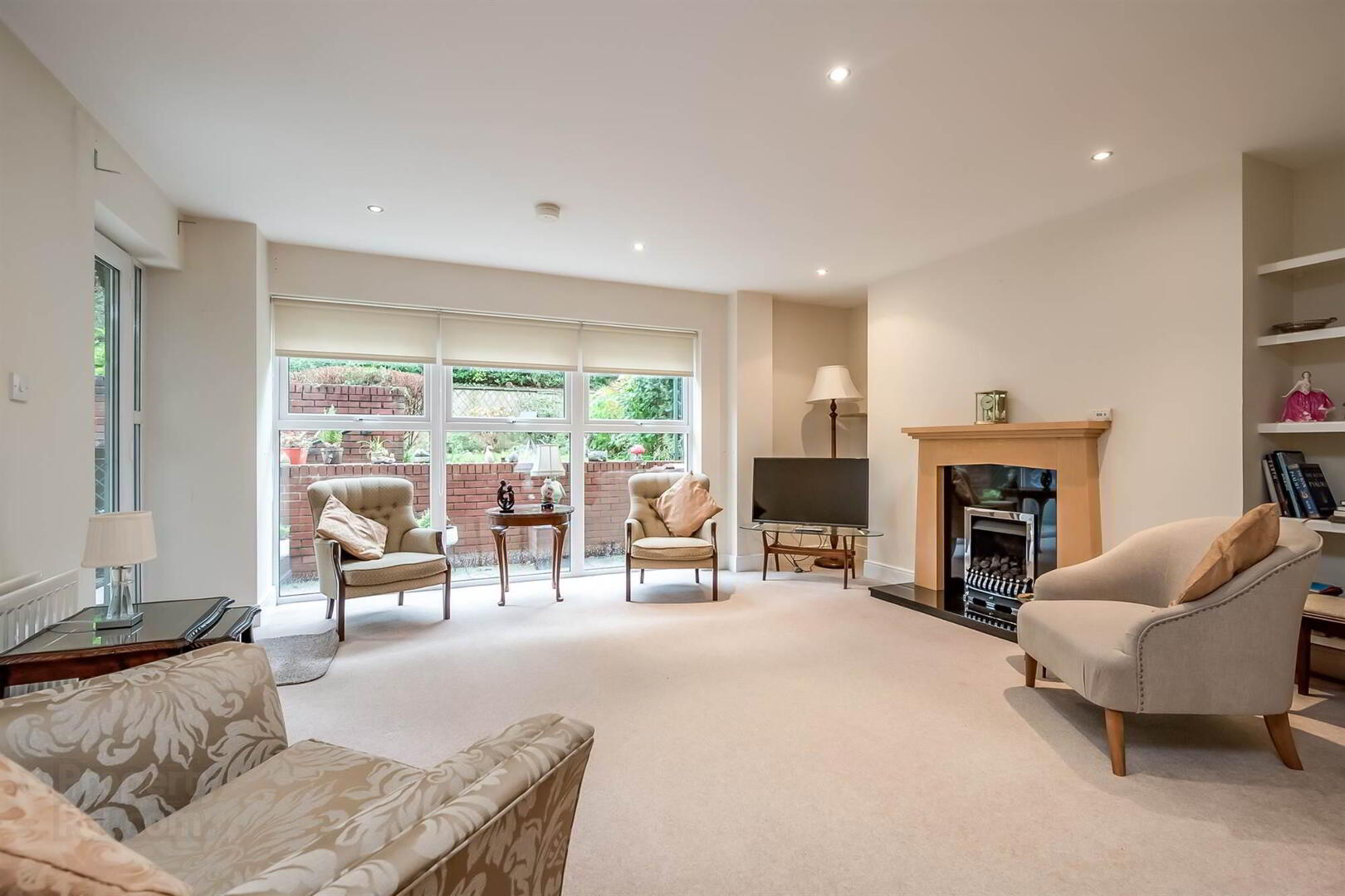 Apt 3, 1 Deramore Park South 5 of 19