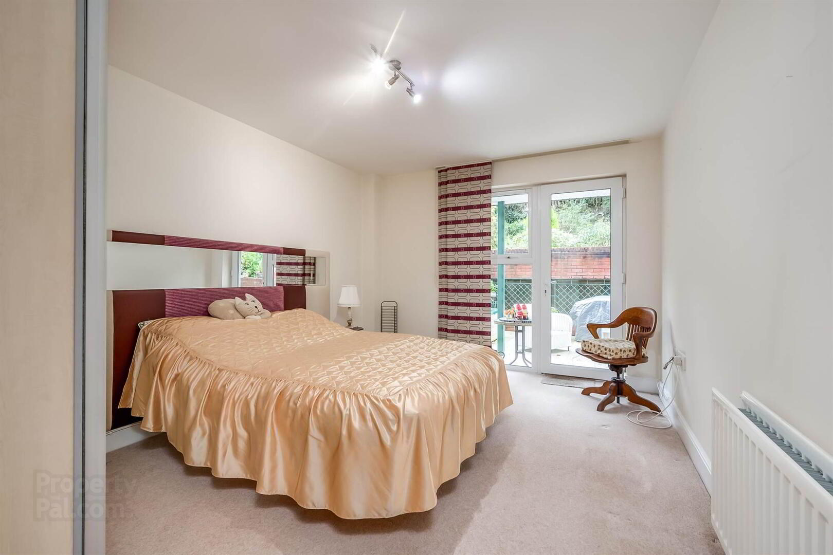 Apt 3, 1 Deramore Park South 13 of 19