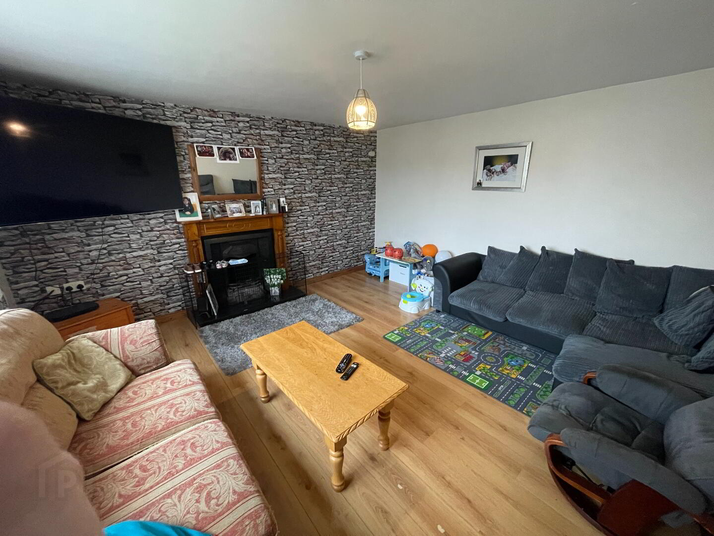21 Mountview Park 2 of 9